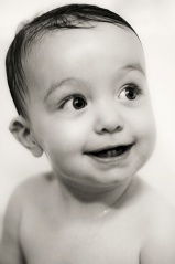 File:Sourire d'un bébé-1113.jpg