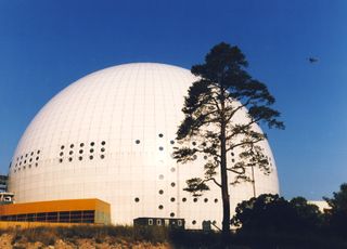 File:Globen aug 1988.jpg