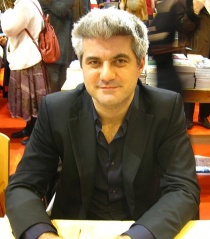 File:527px-Laurent Gaudé 14 mars 2009.jpg