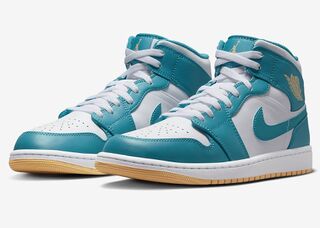 File:Air Jordan 1 Mid Aquatone.jpeg