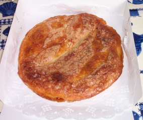 File:Kouignamann.jpg
