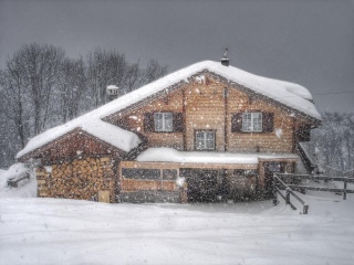 File:Chalet1.jpg