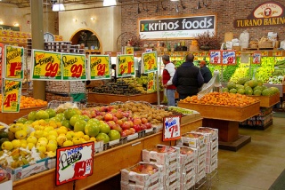File:Magasin fruits-8475.jpg