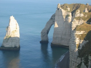 File:Aiguille-creuse-etretat.jpg