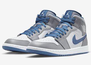 File:Air Jordan 1 Mid True Blue.jpeg