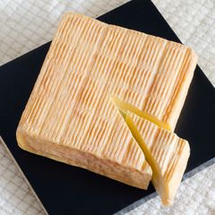 File:Maroilles (cheese).jpg
