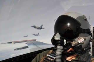File:Pilote de chasse.jpg