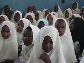 File:École tanzanie.jpg