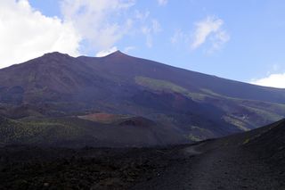 File:Etna-601949 1920.jpg