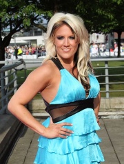 File:Natalie Horler (Cascada).jpg