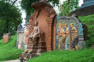 File:Sanctuaire bouddhiste Cambodge.jpg