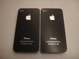 File:IPhone 4 (gauche) iPhone 4S (droite)-8956.jpg