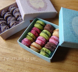 File:Macarons Ladurée-180.jpg