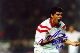 File:Maradona-6694.jpg