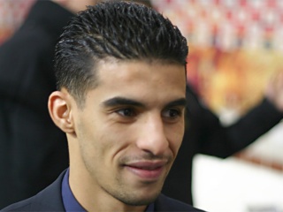 File:Mbark Boussoufa.jpg