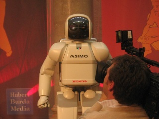 File:Asimo Robot Honda-8513.jpg