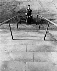 File:Handicap-Intégration-Escalier-7062.jpg