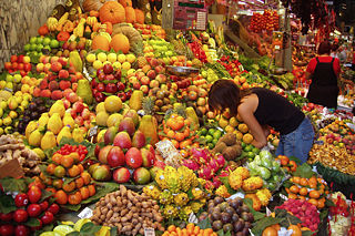 File:Stand de fruits-Marché.jpg