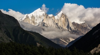 File:Bhagirathi group of Himalaya peaks Uttarakhand India.jpg