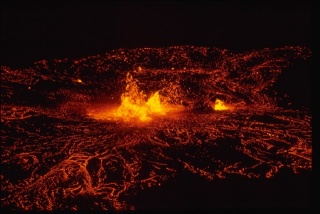 File:Kilauea Volcano at Mauna Ulu-5384.jpg