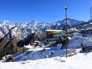 File:Auli Ski Station.jpg
