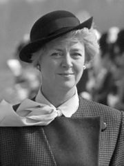 File:Vigdis Finnbogadottir (1985).jpg
