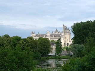 File:Château de Pierrefonds-4117.jpg