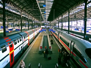 File:Bâle gare train-385.jpg