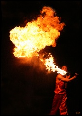 File:Cracheur de feu-9929.jpg