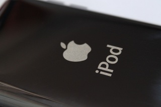 File:IPod Touch 4G-6824.jpg