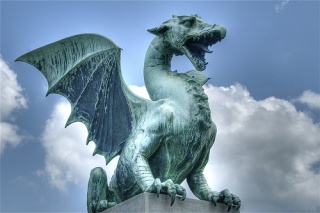 File:Dragon-7613.jpg