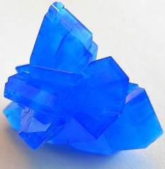 File:Sulfate de cuivre-Sulfate-Cristal.jpg