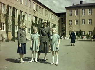 File:Ålstens folkskola skolavslutning juni 1953.jpg