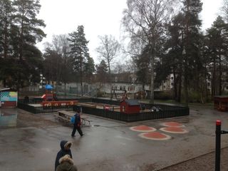 File:Brödkaveln Bagarmossen.jpeg
