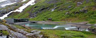 File:2012-07 Trollstigen besøkssenter.jpg