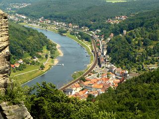 File:Elbe Tjeckien.jpg