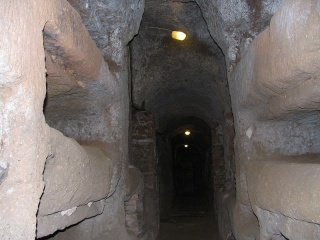 File:Catacombe de Saint Calixte.jpg