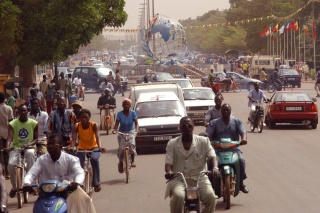 File:Place des Nations unies, Ouagadougou.JPG