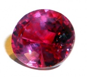 Cristal de rubis taillé.jpg