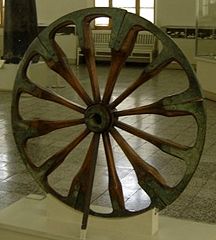 File:Roue-2000 ans avant J-C.jpg
